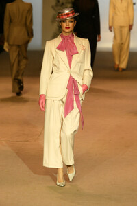 302886125_YvesSaintLaurent2002HauteCouture10.thumb.jpg.ca371131aa4c88dde7de5325e9e74dc8.jpg