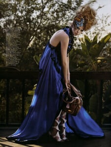 32075_VogueFra_March07_LaraStone_MarkSegal006_123_151lo.thumb.jpg.f802d732a0fabe85eff83ae5907e709c.jpg