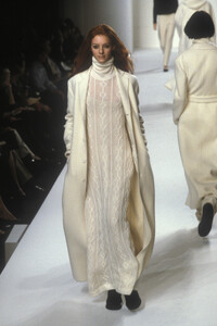 375499657_RalphLauren1998WomenRTW47.thumb.jpg.1b661bd38fa5ce415c738af434da1a01.jpg