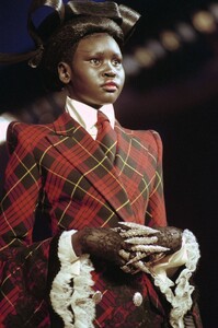 379063874_alekwekgi974----.thumb.jpg.e288922d58d0a769977ce02f9f815f24.jpg