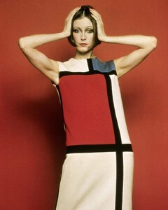 #30--f65ysl-Mondrian-2.jpg