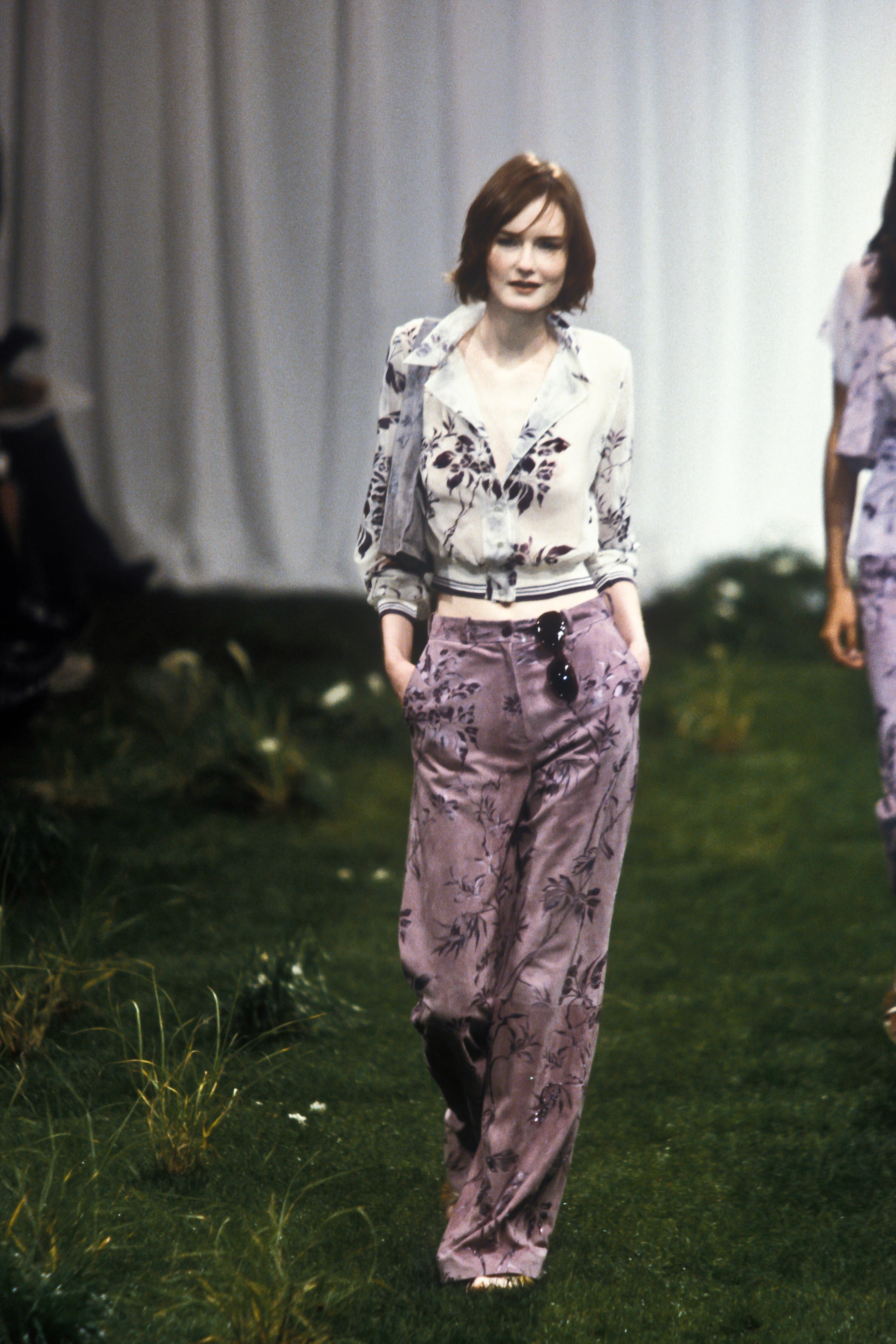 Emanuel Ungaro 1999 Women RTW 10.jpg