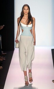 480x780-e6-843d-e94415609e73bcbg-max-azria-bcbg-max-azria-bcbg-rs14-0081-9787554-1-esl-es-bcbg-rs14-0081-jpg.thumb.jpg.2ee3700d0a375de0501b82a5d076ea4e.jpg