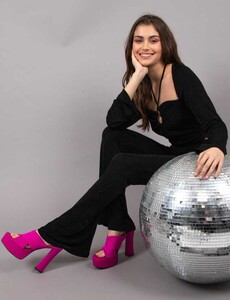 4CC556176-negro.jpg