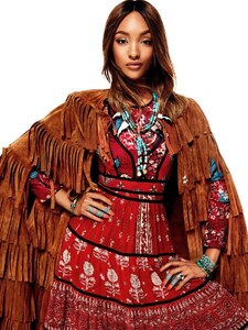 524323657_voguejapan02.thumb.jpg.6917816c4e26f0e83ee43e5dbc13d3e7.jpg