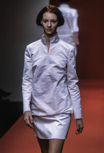 536046227_MiuMiu1998WomenRTW40.thumb.jpg.7865a99f414ecf6d10367224db042692.jpg