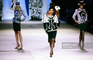 543895242_greciaPs02ysl-HC-194group.thumb.jpg.256e17d6b42544c582ef26a3bb25ece1.jpg