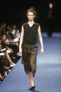 676674124_BCBG1998WomenRTW65.thumb.jpg.ca9f47af58ec82ab0a069576702aa92c.jpg