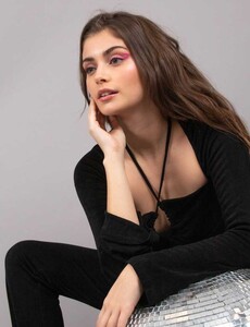 6CC556176-negro.jpg