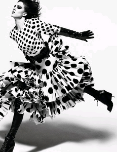 710163549_Blanc_Mert__Marcus_Vogue_Paris_March_2015_06.thumb.jpg.3b23774b7b6f0d8fa93fdc599c9222aa.jpg