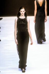 728093198_Loewe1998WomenRTW42.thumb.jpg.b3190b7ef50187f9b712f7d5ffd51350.jpg
