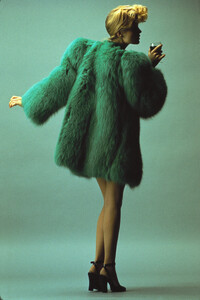 #55--s71ysl-HC-fox_fur_coat-Willy van Rooy.jpg