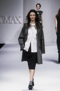 859289807_Sportmax1998WomenRTW69.thumb.jpg.144a4d2010ec42cb9fa1a728ffa8a53a.jpg