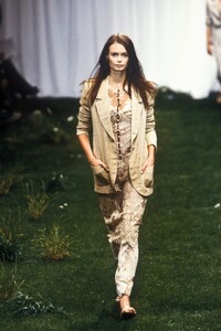 871670477_EmanuelUngaro1999WomenRTW74.thumb.jpg.3f6c0f43cda8cc9b1a9ff2bb7ce00d4a.jpg