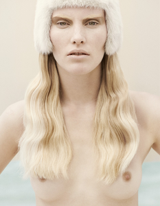 961639800_EmilyBakerbyJuliaNoni(TheBirthOfBeauty-VogueJapanJanuary2014)4.thumb.png.bd36080e31890b7ea4d4ccbcf244c13a.png