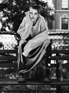 Agyness-Deyn-Mike-Caiazzo-by-Alasdair-McLellan-for-V-Magazine-Fall-2010-2.jpg