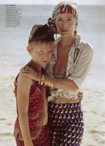 Anything_Weber_US_Vogue_August_2012_10.thumb.jpg.262ceb4949fad166f391a1924592cf50.jpg