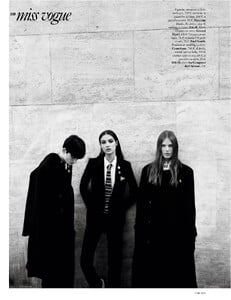 Bande_Knoepfel_Vogue_Paris_March_2017_01.thumb.jpg.1a546b64aa64c2a22a62ffc5c44cb06d.jpg