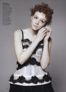 CM_Sims_US_Vogue_January_2010_05.thumb.jpg.e8a708dc9c4cd937843f6689e95f5b11.jpg