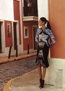 Caribbean_Roy_US_Vogue_August_2012_02.thumb.jpg.cc9078bb274bdbc754b279edafd737fb.jpg