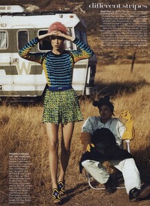 Date_Roy_US_Vogue_January_2010_04.thumb.jpg.9b64dde2ded24bce3dd1600aa6e504c7.jpg