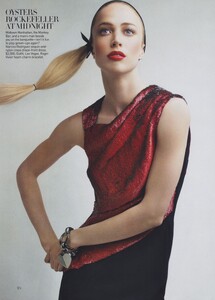 Dating_Demarchelier_US_Vogue_February_2010_03.thumb.jpg.cbba1a1c07056e8c71b3e9a725f97303.jpg