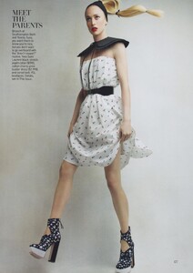 Dating_Demarchelier_US_Vogue_February_2010_06.thumb.jpg.1cef1f73080e2cb5a497e29d06be0074.jpg