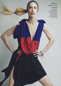 Dating_Demarchelier_US_Vogue_February_2010_09.thumb.jpg.7a3d1e58b535d89c19807a8897a841d5.jpg