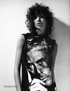 Femme_Schorr_Vogue_Paris_May_2015_01.thumb.png.22d4f0a2543f72f19d4bd9fa2576780f.png