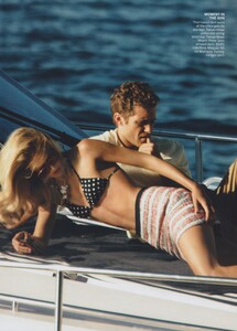 Jansson_US_Vogue_June_2010_05.thumb.jpg.70c52289fd8de022b71bb426369af5c4.jpg