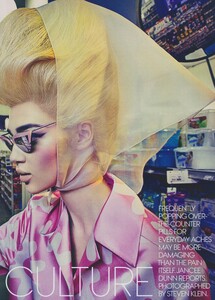 Klein_US_Vogue_February_2012_02.thumb.jpg.00bfa98d0fead9bf1d28b7962c847779.jpg