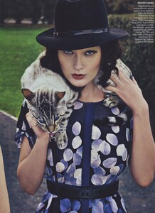 Klein_US_Vogue_January_2012_12.thumb.jpg.0ec3c8aee8ab6475cc2d6c3c5492cd3c.jpg