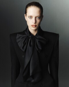 LOOK10_BALENCIAGA_195120_R2QC.jpg