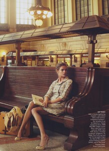 Leibovitz_US_Vogue_February_2010_02.thumb.jpg.2ad477b86bc185a6aae2d8f7516f1df7.jpg