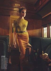 Leibovitz_US_Vogue_February_2010_03.thumb.jpg.85d588ce5436975c42b710cc6fa47acf.jpg