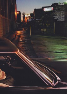 Leibovitz_US_Vogue_June_2010_02.thumb.jpg.3a78360ed14bbe62ed790975ab61a231.jpg