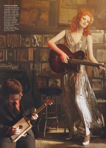 Leibovitz_US_Vogue_June_2010_05.thumb.jpg.7ba789e5199a597c6df9dd2762e52d1c.jpg