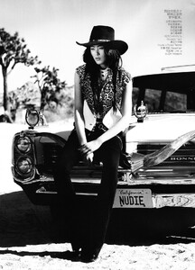 Liu_Wen_08.thumb.jpg.c97c26be2a2a60aa166b0b0f79008dae.jpg