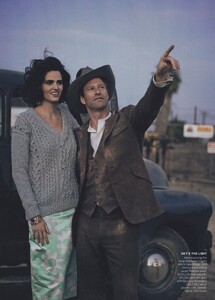 Love_Lindbergh_US_Vogue_February_2012_06.thumb.jpg.294aff0db93fc8cb8286a8d2110bc633.jpg