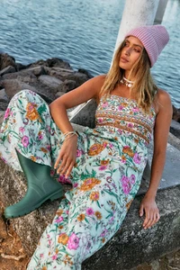 MAGNOLIA-JUMPSUIT-SENCHA-CAMPAIGN-3.webp