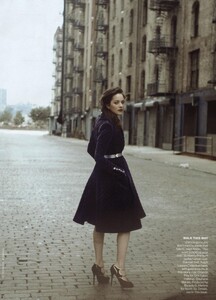 MC_Lindbergh_US_Vogue_August_2012_08.thumb.jpg.d7a9b51df69377803f608bdb19ddb5c2.jpg