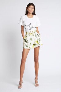 S10-22CR1342_AvelineRibbonLogoTee_White_Black-211033-Aje-0589_fullshot.jpeg