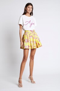 S15-22CR1336_QuestaRibbonLogoTee_White_Fuchsia-211033-Aje-1953_fullshot.jpeg
