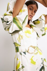 S34-22CR5187_ZestMiniDress_TropicalLime-211033-Aje-0225_detailshot.jpeg