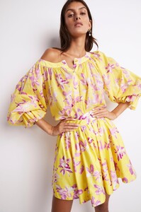 S61-22CR4080_WildflowerMiniSkirt_SunshineFuchsiaFloral-211033-Aje-19220_detailshot.jpeg
