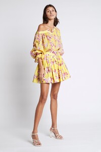 S61-22CR4080_WildflowerMiniSkirt_SunshineFuchsiaFloral-211033-Aje-19221_fullshot.jpeg