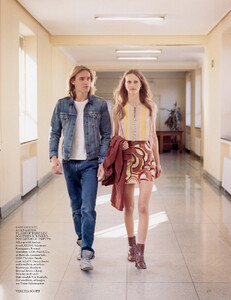 Scott_UK_Vogue_June_2015_12.thumb.jpg.e30c859eba7fe57ec0b3d2c496989df7.jpg