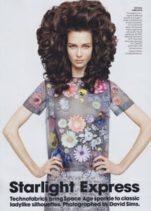 Sims_US_Vogue_February_2012_01.thumb.jpg.4f06f1e74d002d0364e0d3be26a0866a.jpg