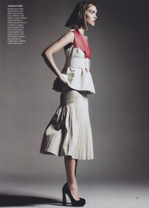 Sims_US_Vogue_January_2012_06.thumb.jpg.d5b664bcc98dc3cc43c1f9df34ad9ec0.jpg