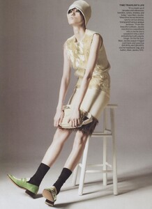 Sims_US_Vogue_January_2012_11.thumb.jpg.bf10c5c0b83cca45f16dde1095d889a8.jpg